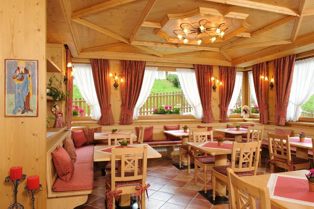 Hotel Garni La Soldanella Madonna di Campiglio Exterior photo